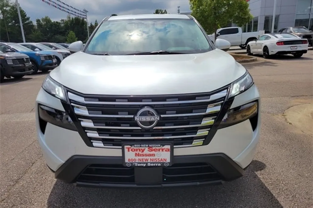 2026 Nissan Rogue SV photo 1