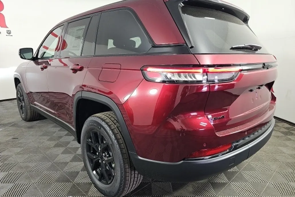 2025 Jeep Grand Cherokee Altitude X photo 1