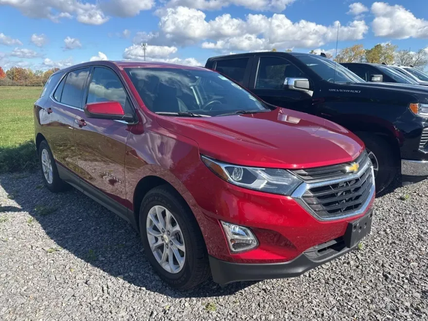 2020 Chevrolet Equinox LT photo 1