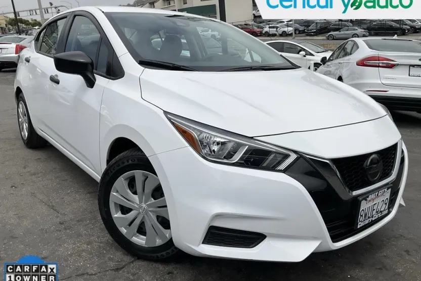 2021 Nissan Versa S photo 1
