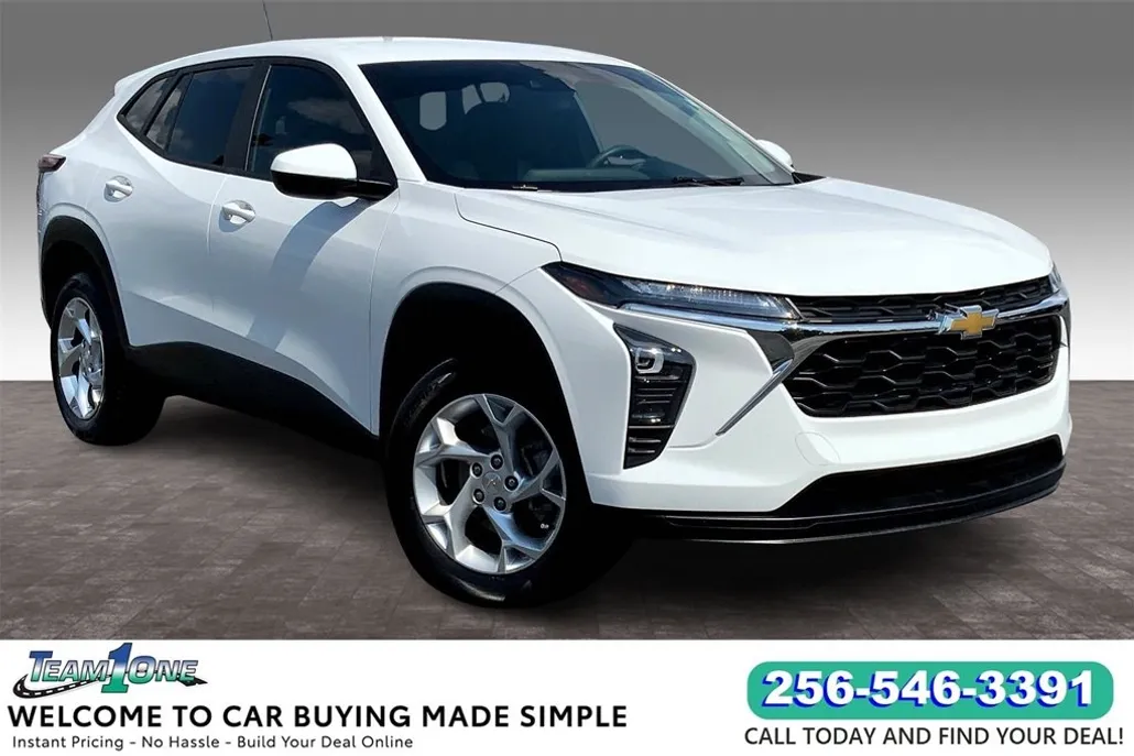 2024 Chevrolet Trax LS photo 1