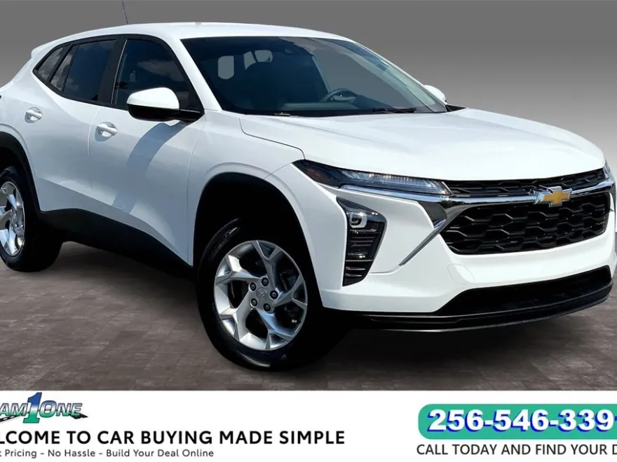 2024 Chevrolet Trax LS photo 1