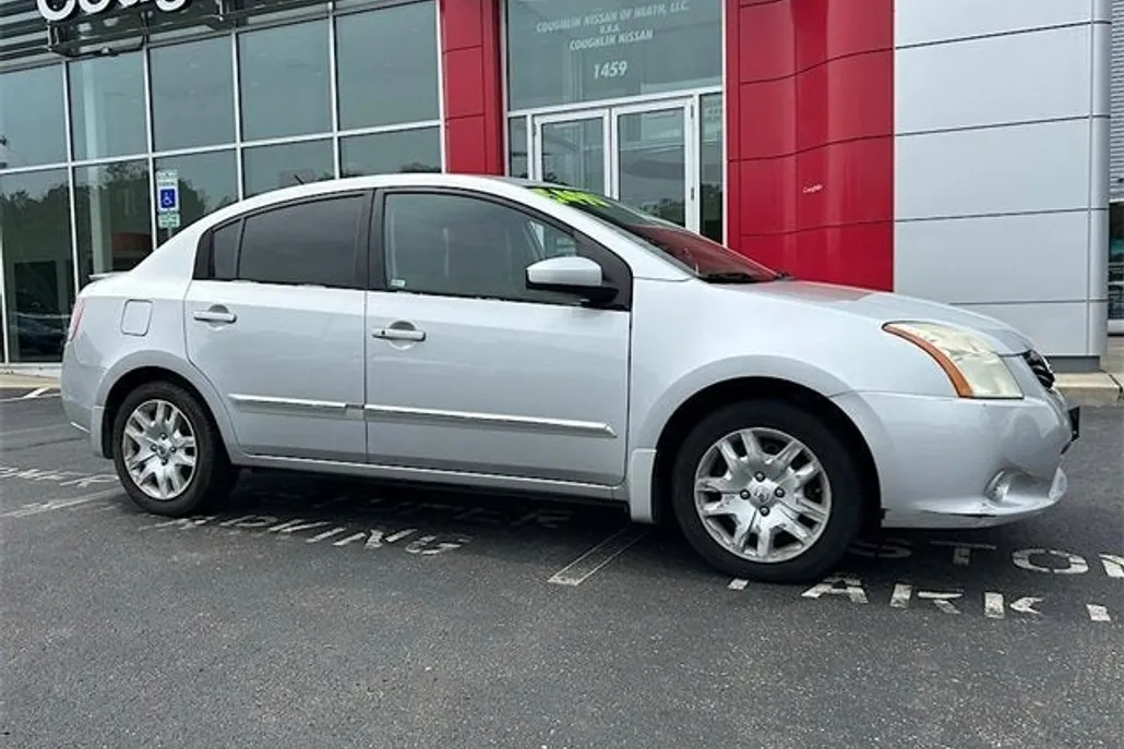 2011 Nissan Sentra 2.0 S photo 1