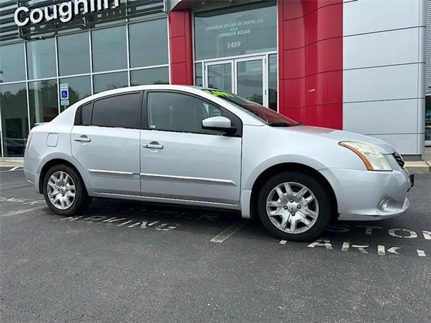 2011 Nissan Sentra 2.0 S photo 1
