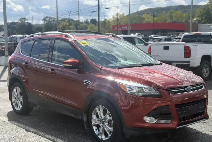 2015 Ford Escape Titanium photo 1