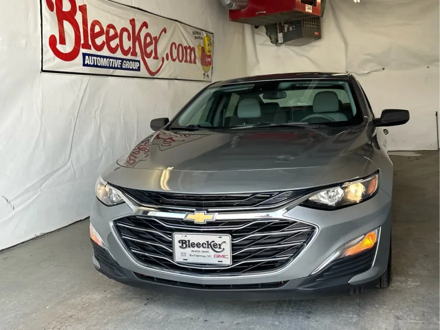2023 Chevrolet Malibu LS photo 1