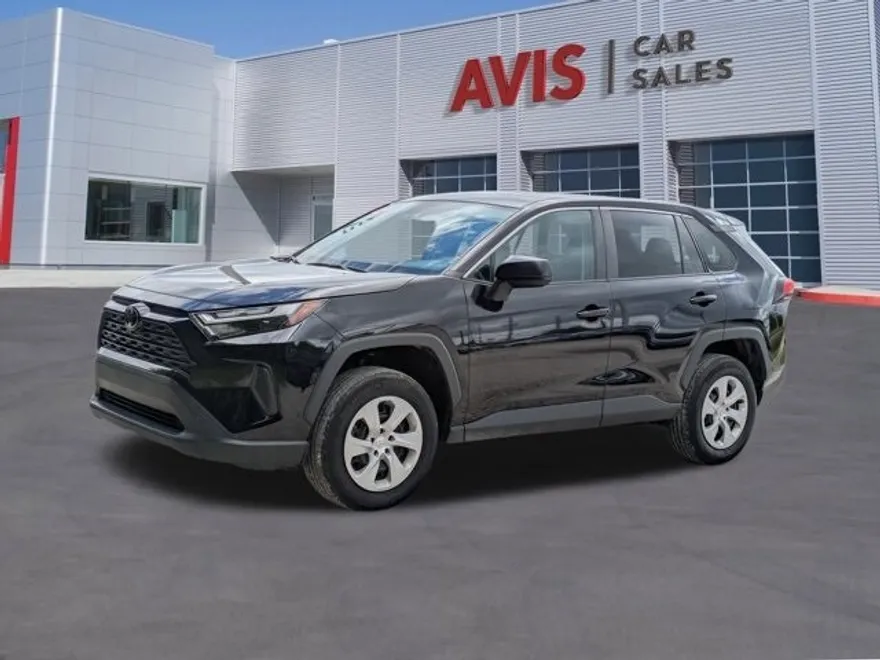 2024 Toyota RAV4 LE photo 1