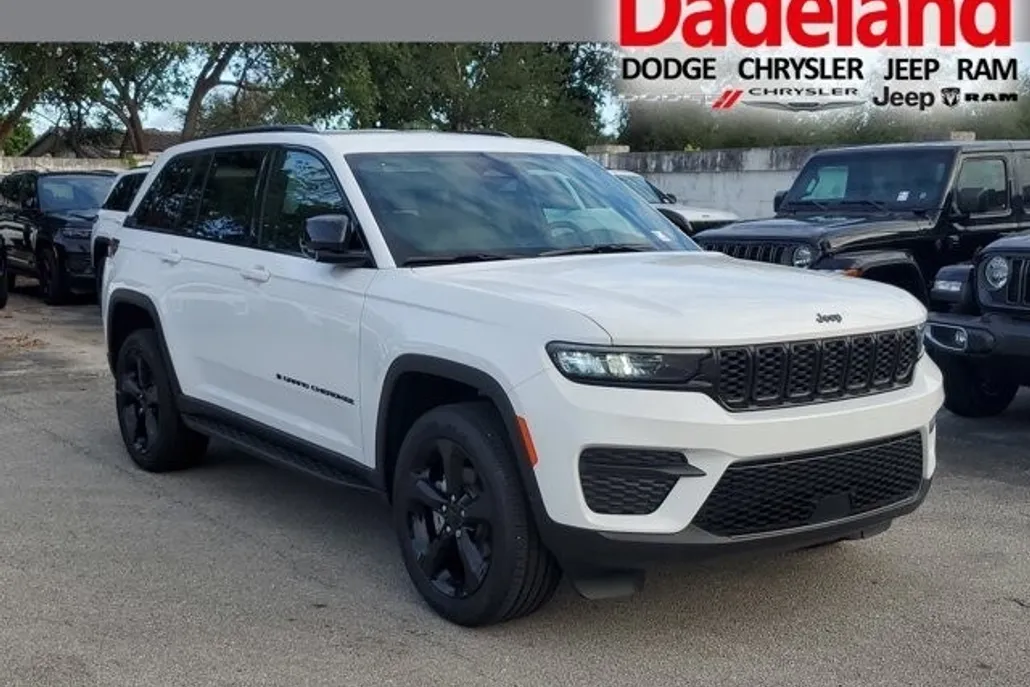 2024 Jeep Grand Cherokee Altitude photo 1