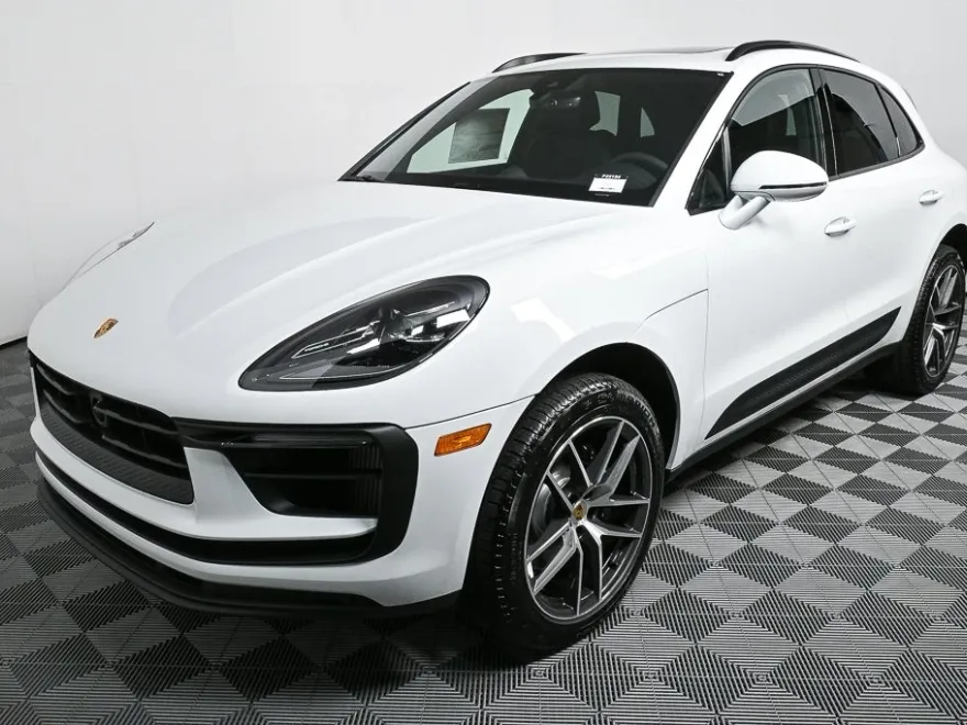 2025 Porsche Macan S photo 1