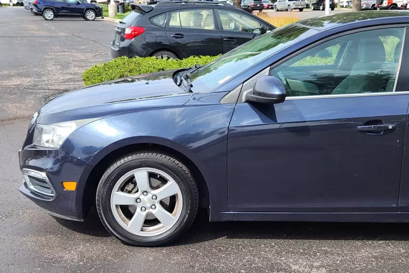 2016 Chevrolet Cruze photo 1
