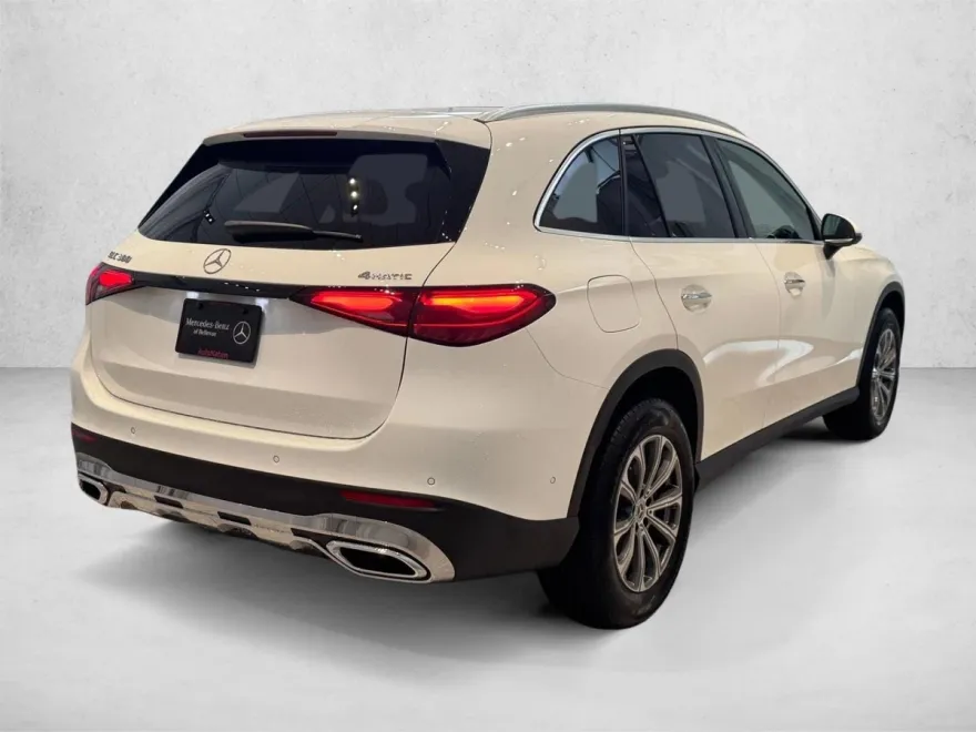 2025 Mercedes Benz GLC 300 4MATIC photo 1
