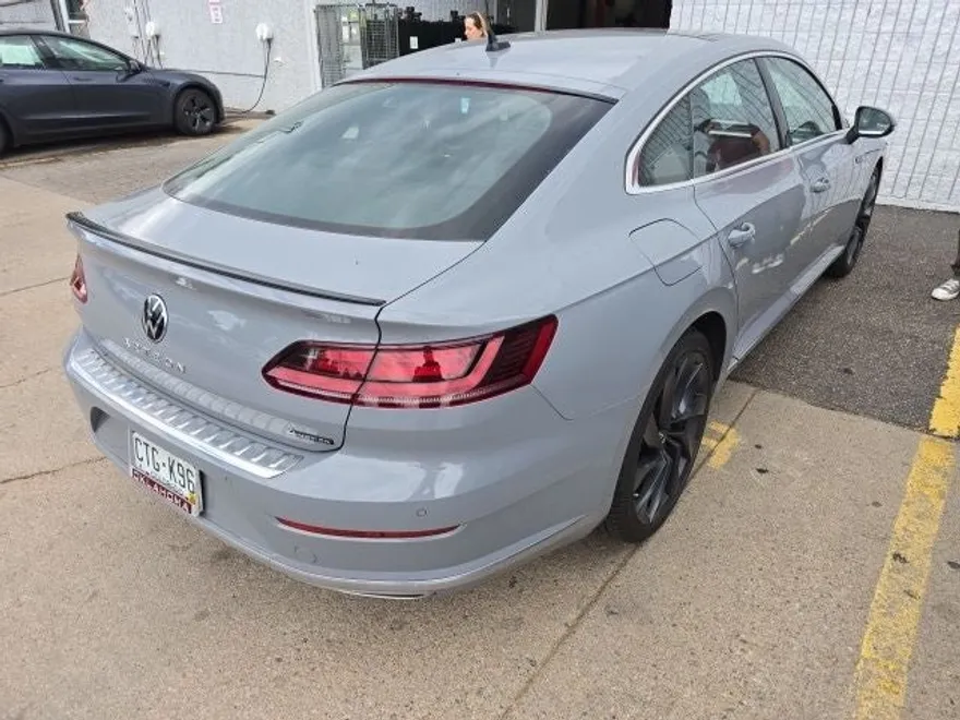 2022 Volkswagen Arteon SEL R-Line photo 1