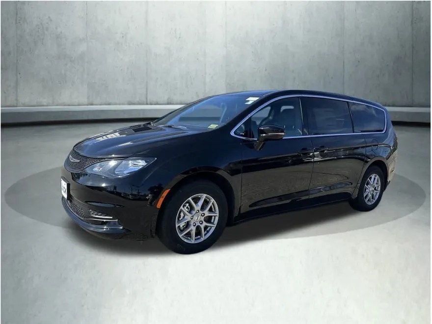 2025 Chrysler Voyager LX photo 1