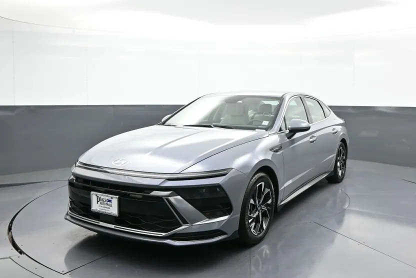 2025 Hyundai Sonata SEL photo 1