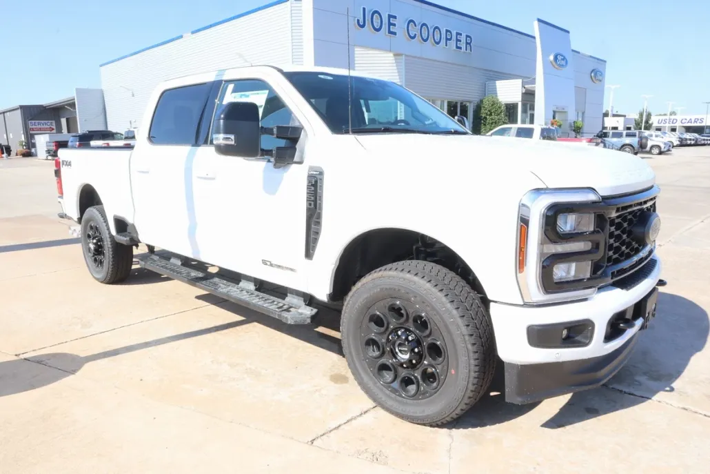 2025 Ford F-250 Lariat photo 1