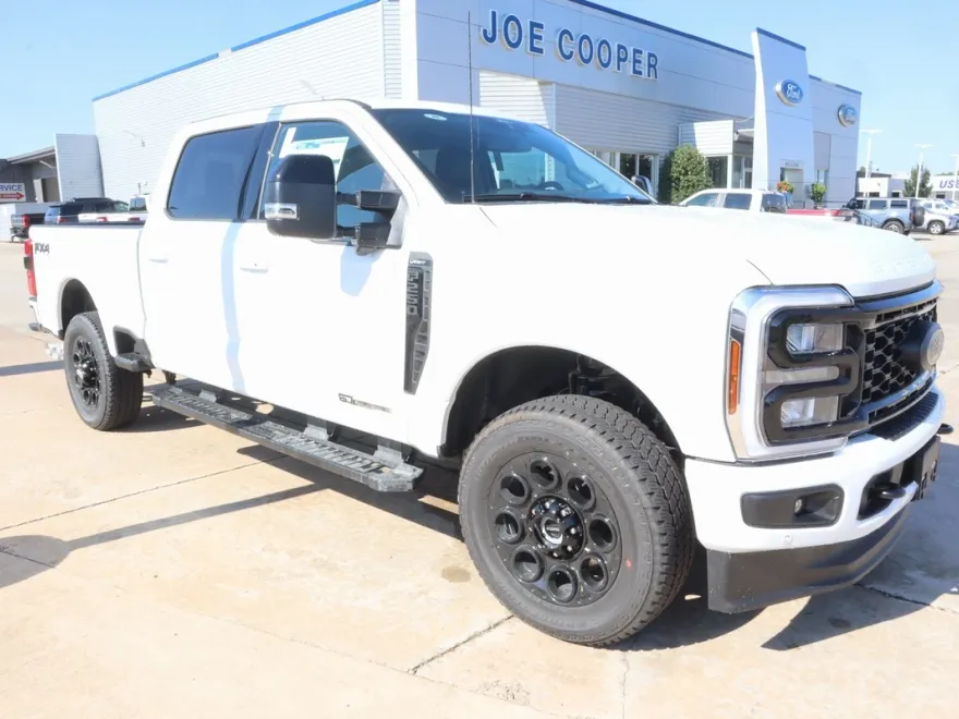 2025 Ford F-250 Lariat photo 1