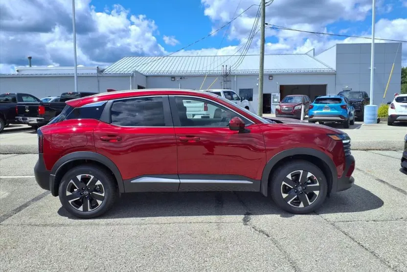 2025 Nissan Kicks SV photo 1