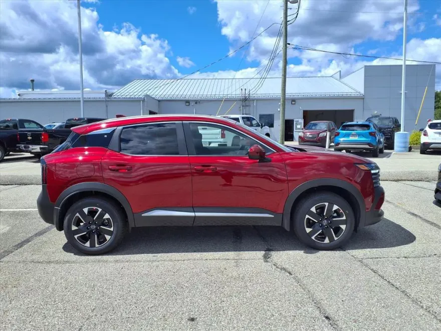 2025 Nissan Kicks SV photo 1