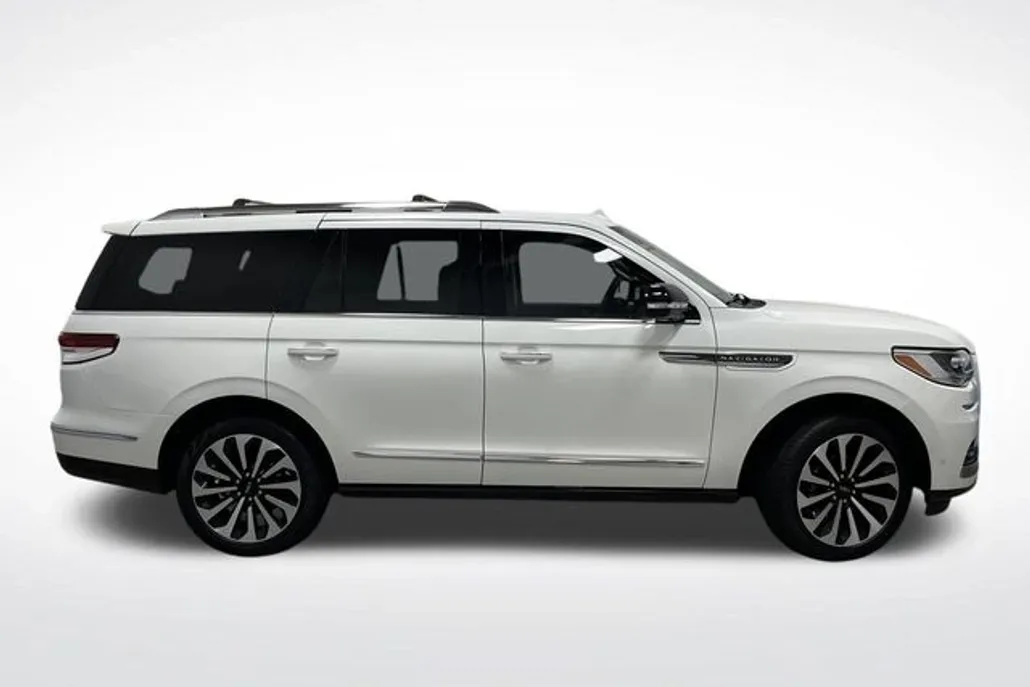 2024 Lincoln Navigator Reserve photo 1