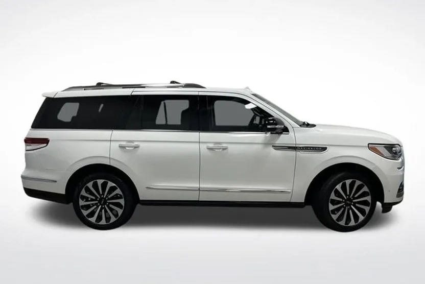 2024 Lincoln Navigator Reserve photo 1