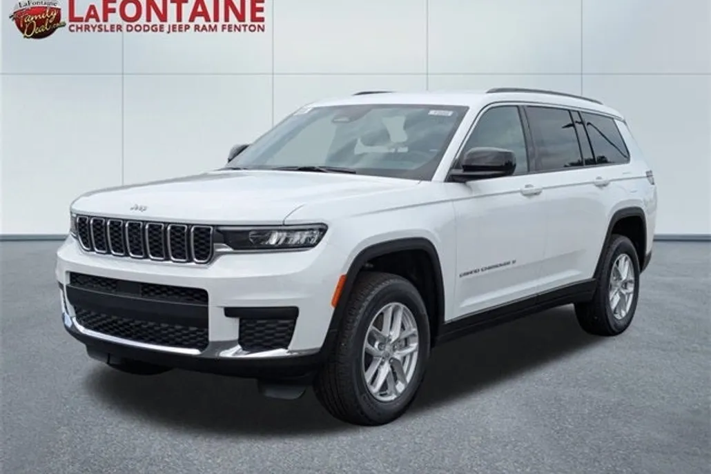 2025 Jeep Grand Cherokee Laredo photo 1