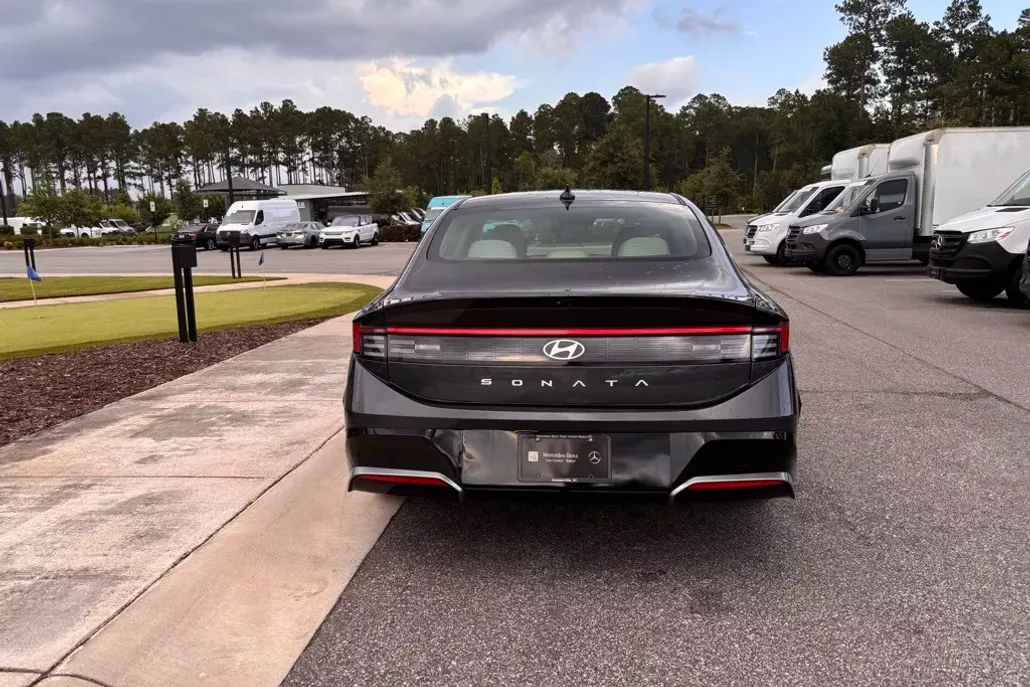 2024 Hyundai Sonata SEL photo 1