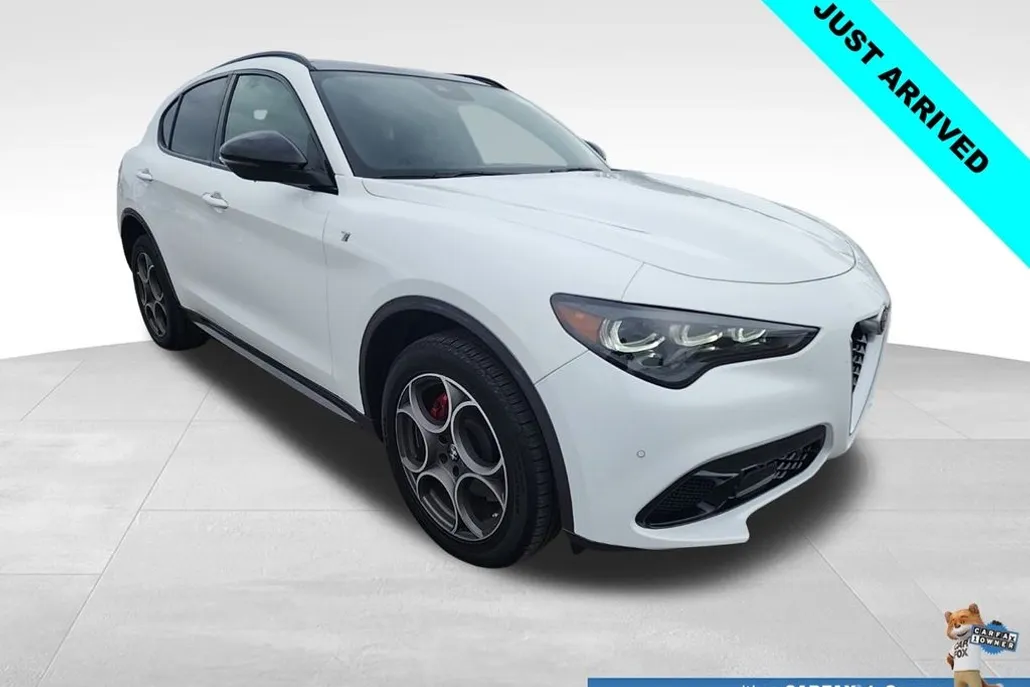 2024 Alfa Romeo Stelvio Ti photo 1