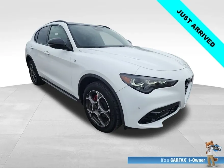 2024 Alfa Romeo Stelvio Ti photo 1