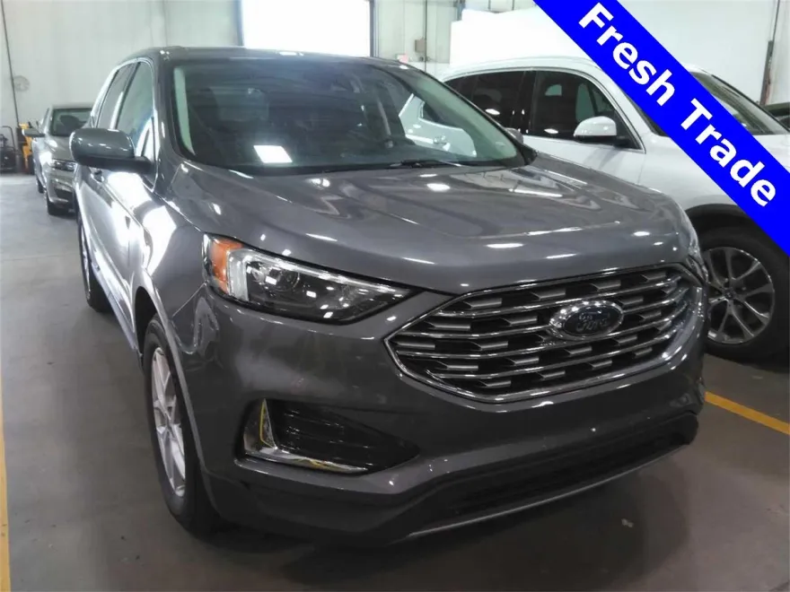 2022 Ford Edge SEL photo 1