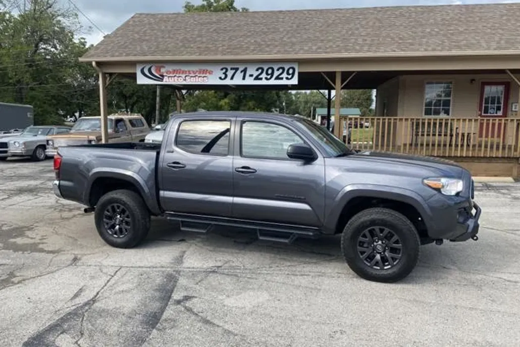 2021 Toyota Tacoma SR5 photo 1