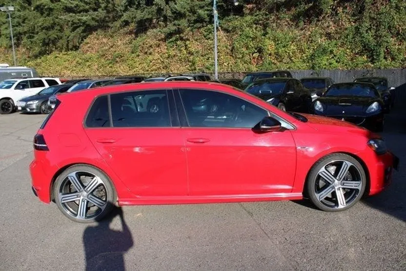 2016 Volkswagen Golf R Base photo 1