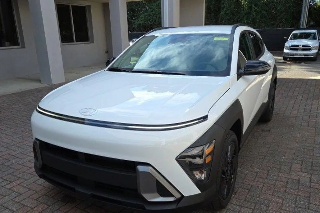 2026 Hyundai Kona SEL photo 1