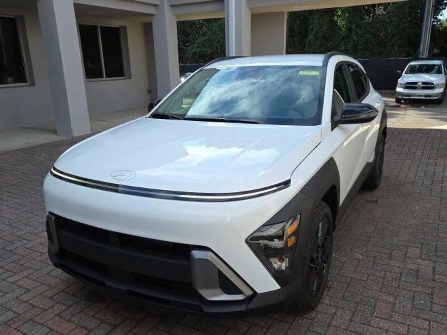 2026 Hyundai Kona SEL photo 1