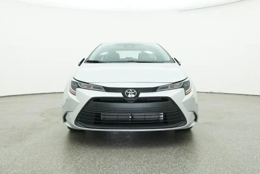 2025 Toyota Corolla LE photo 1