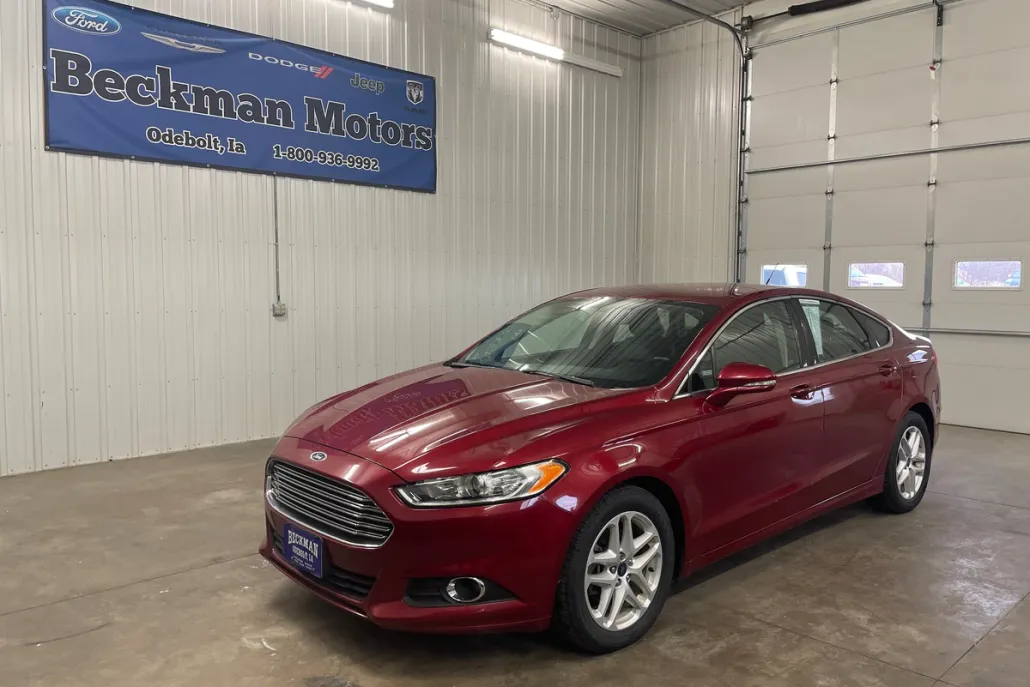 2016 Ford Fusion SE photo 1