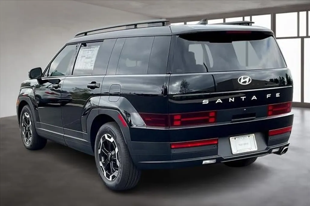 2025 Hyundai Santa Fe SEL photo 1