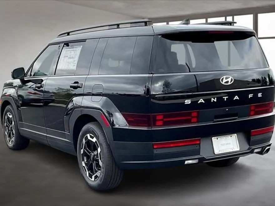 2025 Hyundai Santa Fe SEL photo 1