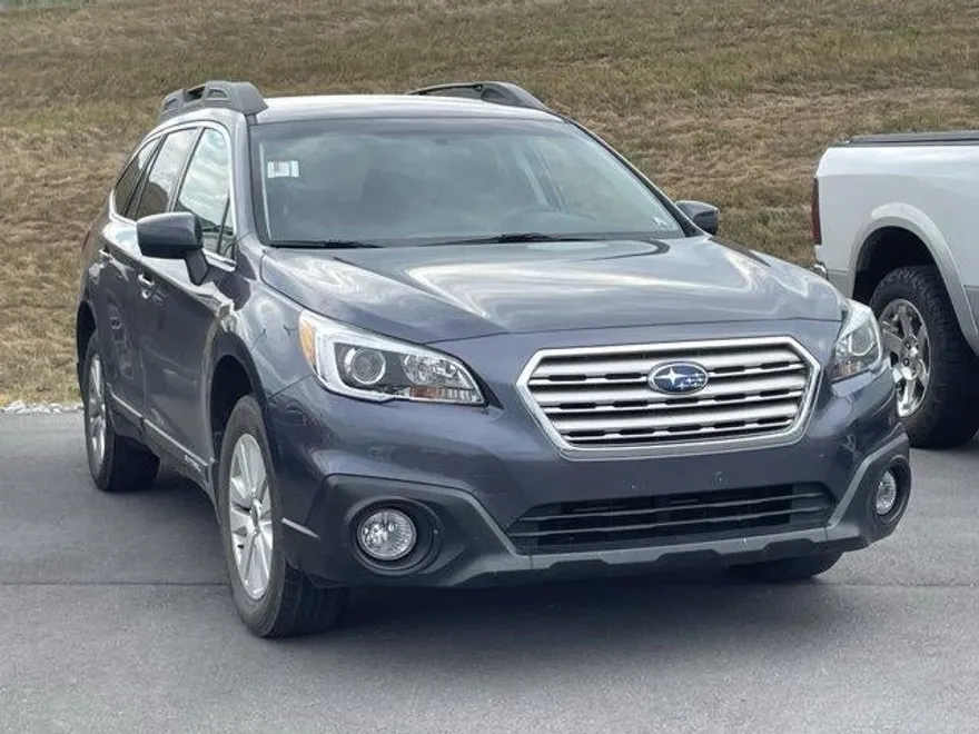 2017 Subaru Outback 2.5i Premium photo 1