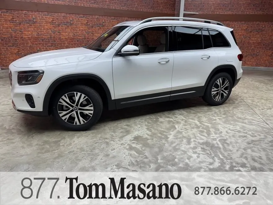 2025 Mercedes Benz GLB 250 4MATIC photo 1