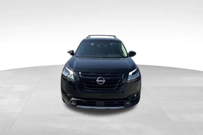 2022 Nissan Pathfinder SL photo 1