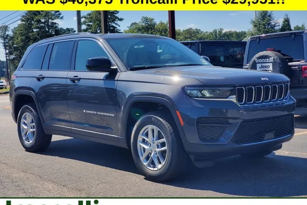 2025 Jeep Grand Cherokee Laredo photo 1