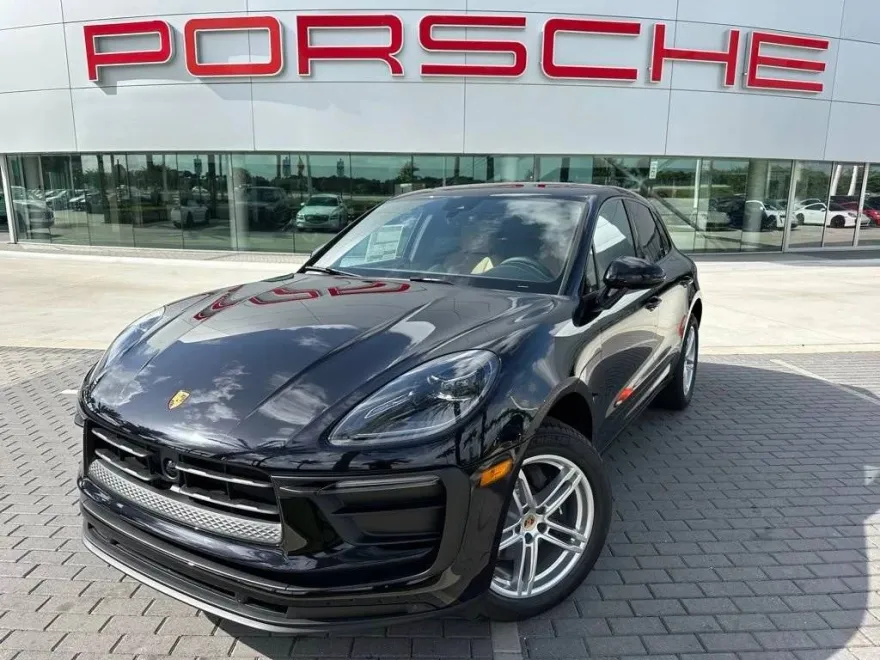 2025 Porsche Macan T photo 1