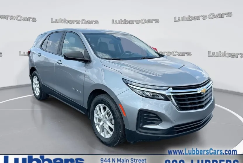 2023 Chevrolet Equinox LS photo 1