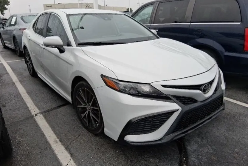 2023 Toyota Camry SE photo 1
