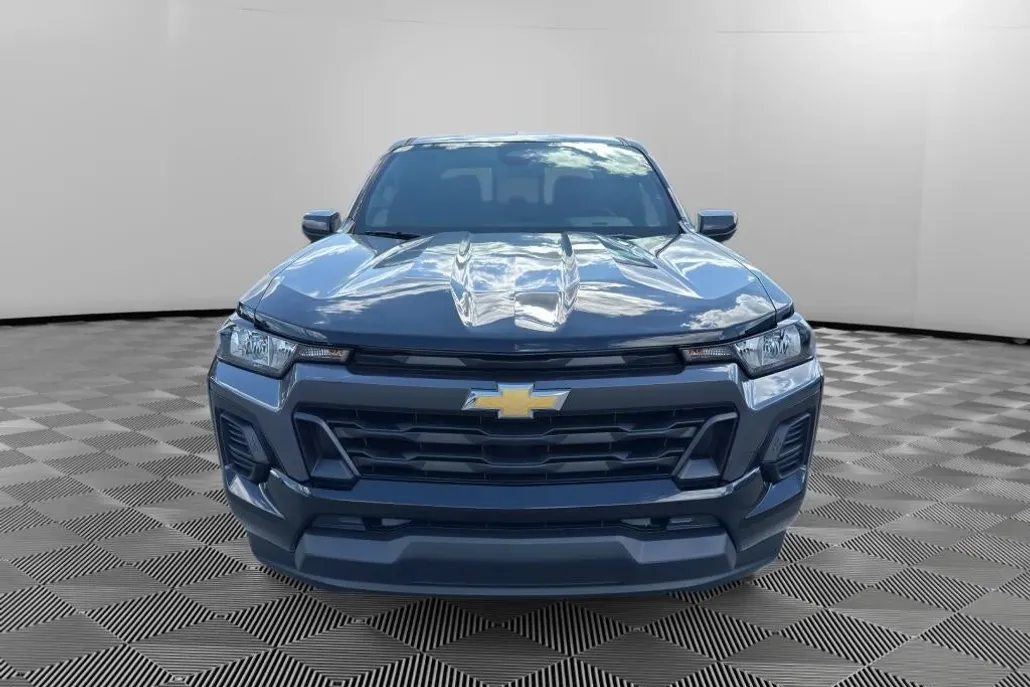 2026 Chevrolet Colorado LT photo 1
