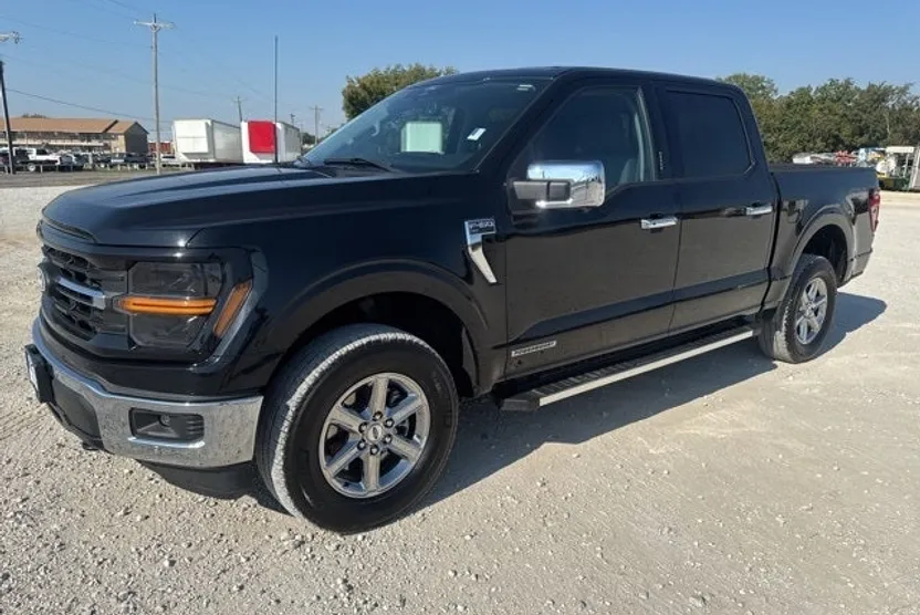2024 Ford F-150 XLT photo 1