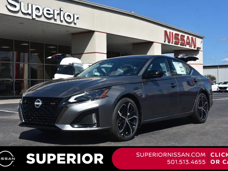 2025 Nissan Altima SR photo 1