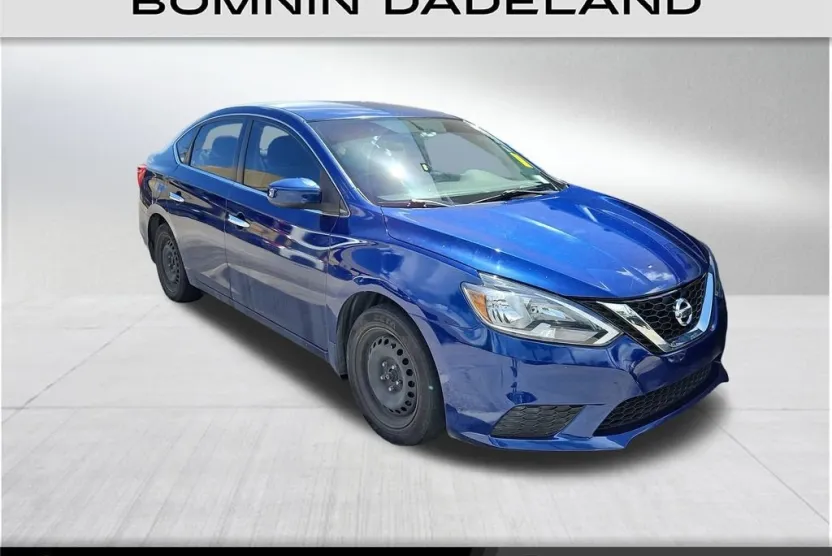 2017 Nissan Sentra SV photo 1