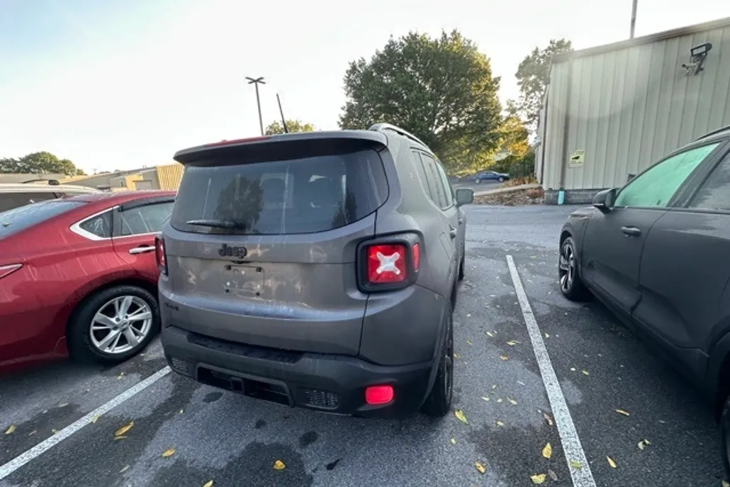 2016 Jeep Renegade Latitude photo 1