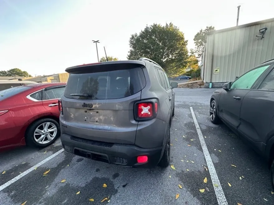 2016 Jeep Renegade Latitude photo 1